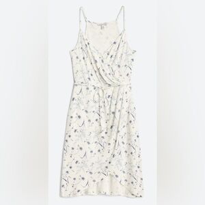 41 Hawthorne Annora Faux Wrap Knit Dress. White with Blue Flowers.